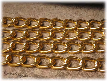Kraftig kedja i aluminium guldfärgad ca 16x11 mm