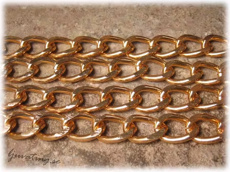 Kraftig kedja i aluminium roséguld ca 16x11mm