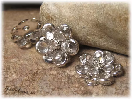 Blomma connector med clear strass 18 mm