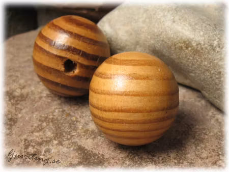 Rund stor träpärla i bruna nyanser ca 30 mm