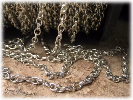 Kedja platinafärgad med mönster ca 4,5x3,5 mm