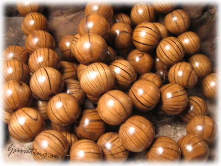 Runda träpärlor chockladbruna 6-pack ca 16 mm