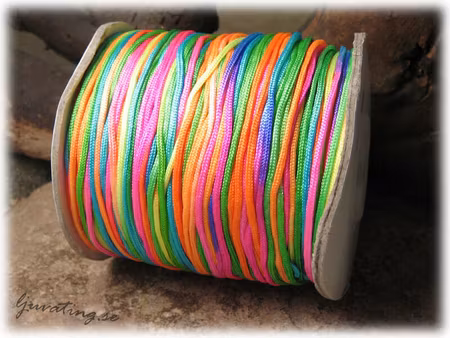 Nylontråd neon multifärgad tjocklek ca 1,5 mm