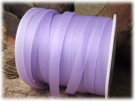 Platt lila band i gummi 1 meter bredd ca 8 mm