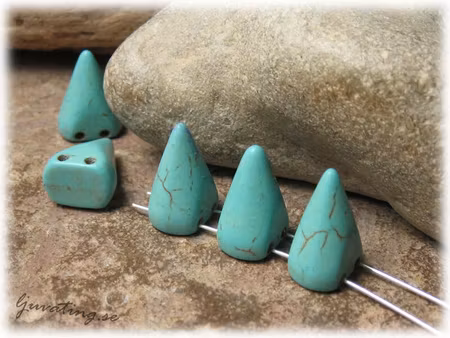 Spike 2-hålsdelare i howlite 5-pack ca 16x10 mm