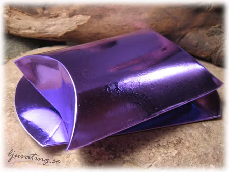 Ask glansig lila med mönster ca 7x8x3 cm