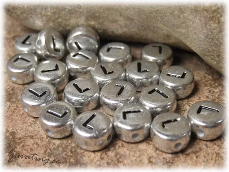 Bokstavspärla L silverfärgad  20-pack ca 7 mm
