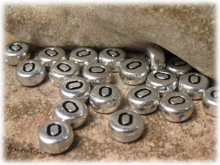 Bokstavspärla O silverfärgad  20-pack ca 7 mm
