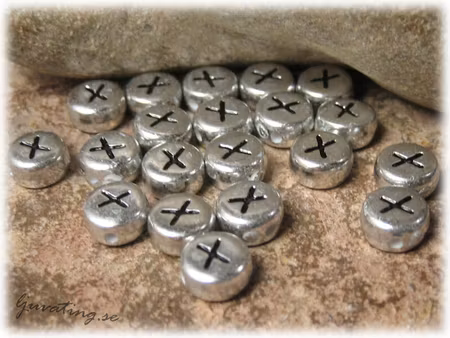 Bokstavspärla X silverfärgad  20-pack ca 7 mm