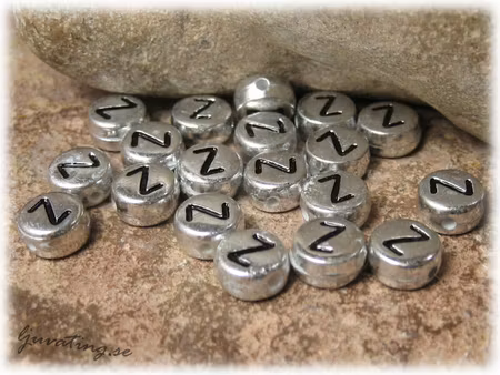 Bokstavspärla Z silverfärgad  20-pack ca 7 mm