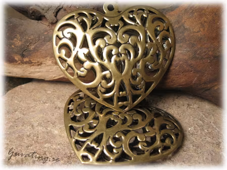 Hänge filigran stort hjärta bronsfärg ca 65x62mm