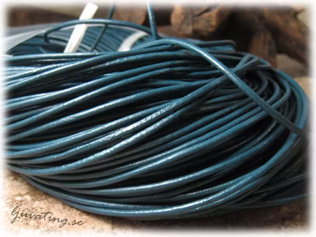 Runt läderband färg blågrön tjocklek ca 2 mm