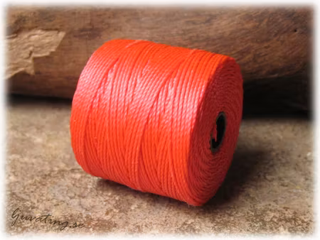 S-lon bead cord corallröd tjocklek ca 0,5 mm