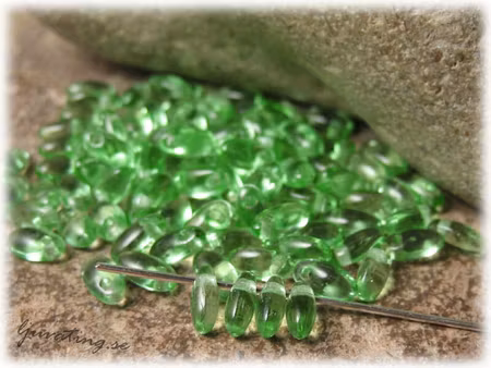 Rizo tjeckiska pärlor peridot ca 6x2,5 mm