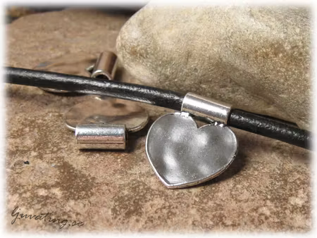 Slider - Hänge hamrat hjärta silverfärg 25x21 mm