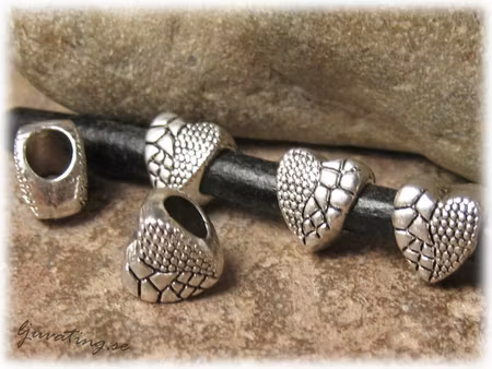 Pärla sidoborrat mönstrat hjärta hål ca 4,5 mm