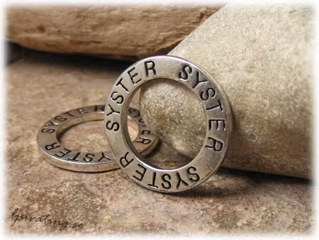 Ring text SYSTER dubbelsidig text ca 24 mm