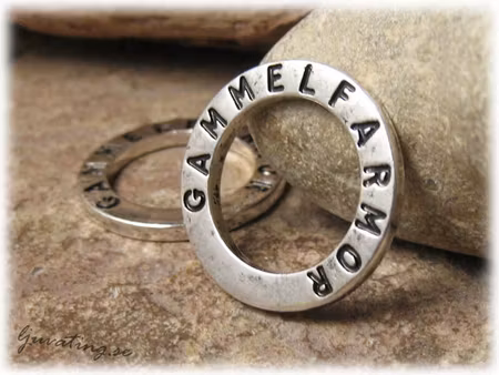 Ring text GAMMELFARMOR dubbelsidig text ca 23 mm