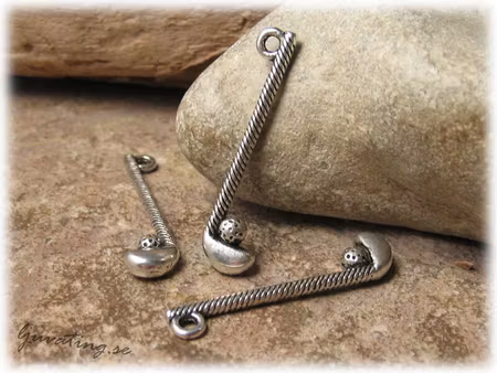 Berlock golfklubba i metall ca 32x7 mm