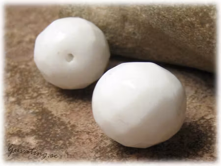 Kalk vit firepolish facetterad pärla ca 16 mm