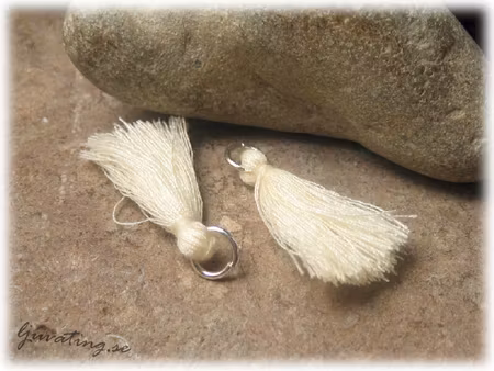 Liten cream tofs tassel med ring syntetgarn ca32mm