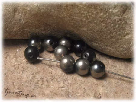 Rund svart / silver glaspärlor 10-pack ca 6 mm