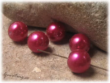 Vaxad cerise tjeckisk glaspärla ca 10 mm