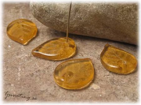 Ljus topaz platt blad med ådring 6-pack ca 18x13mm