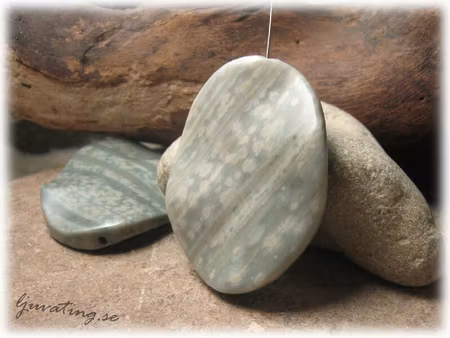 Smyckesten fläckig greystone vågig ca 50x40 mm