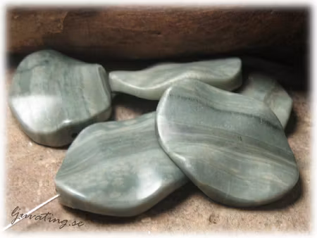 Greystone fläckig vågig oval ca 40x30 mm