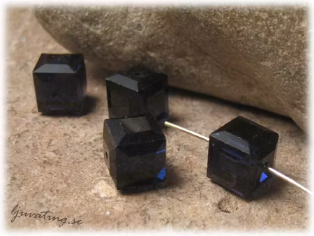 Kub indigo blå Swarovski 1 styck 8x8 mm