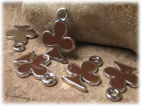 Berlock i metall brun klöver ca 19x15 mm
