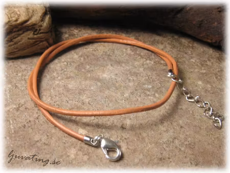 Barnstorlek lite kortare läderband beige halsband