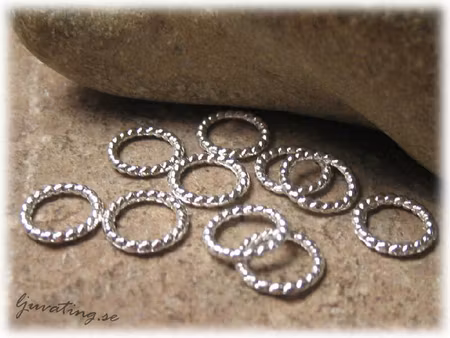 Räfflad silverfärgad sluten ring 10-pack ca 9 mm
