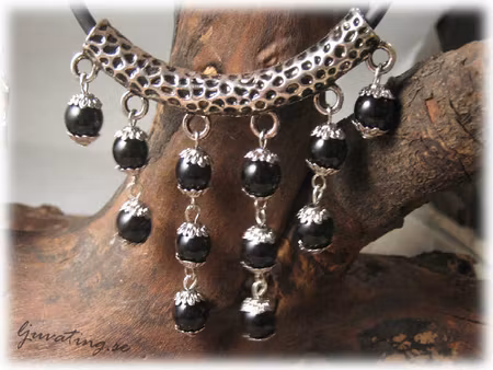 Hänge i metall med pärlor 6 öglor längd 60 mm