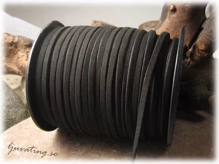 Mocka imitation svart fuskmocka bredd ca 4 mm