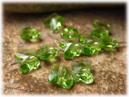 Liten fjäril grön peridot Swarovski ca 5 mm
