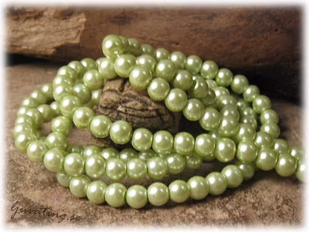 1 sträng rund limegrön glaspärla ca 6 mm