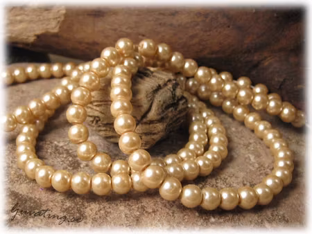 1 sträng rund beige glaspärla ca 6 mm