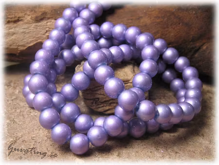 1 sträng lila lackad/vaxad rund glaspärla ca 8 mm