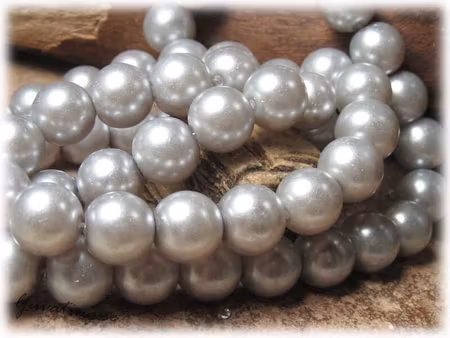 1 sträng glaspärlor färgad ljus silvergrå ca12 mm
