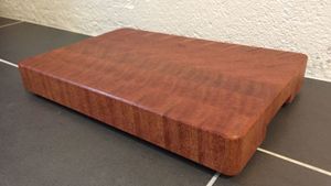 Skärbräda i ändträ - Mahogny/Khaya