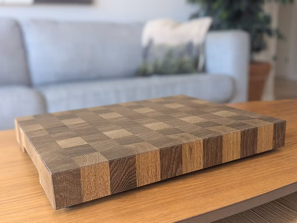 Skärbräda i ändträ - Rökt ek stor 46x36cm