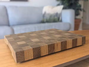 Skärbräda i ändträ - Rökt ek stor 46x36cm