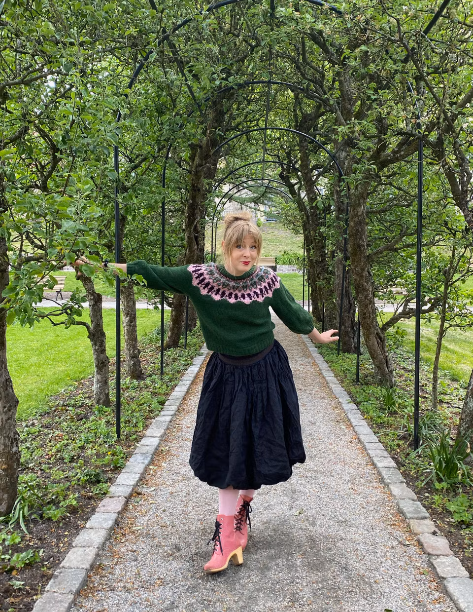 Designa din egen oktröja från grunden med Anna Bauer 7-9 november 2025. Anmälningsavgift 2.