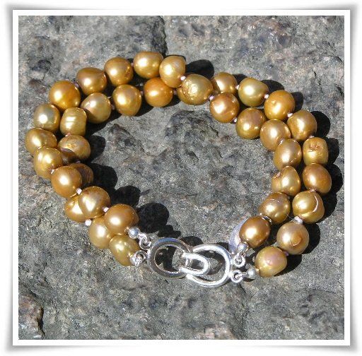 Armband med sötvattenspärlor (006)