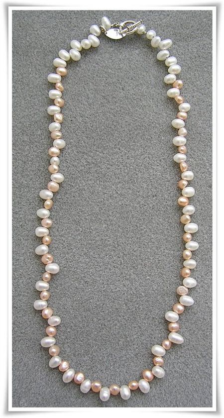 Halsband med sötvattenspärlor (058)