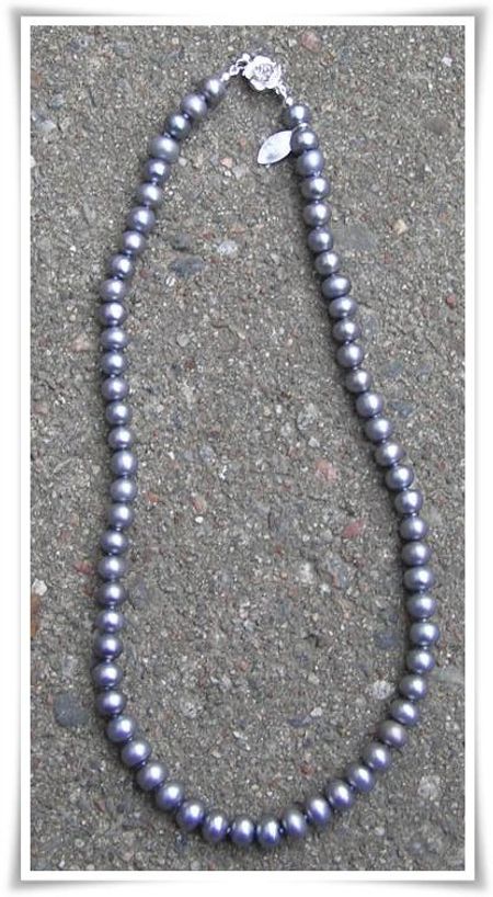 Halsband med sötvattenspärlor (225)
