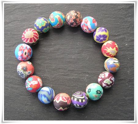 Armband med fimopärlor (359)