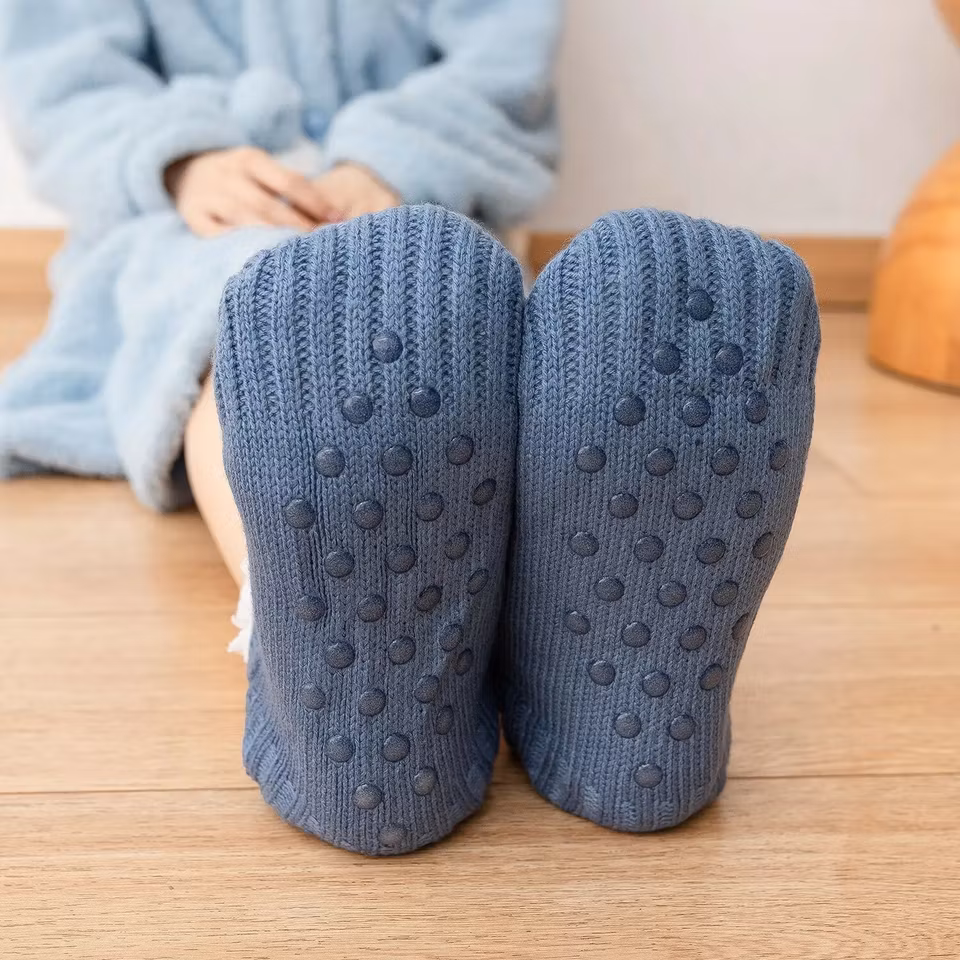 Varma sockor med halksydd